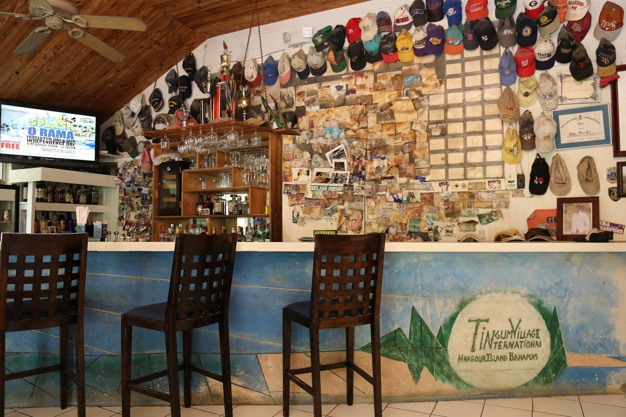 Tingum Village Hotel Dunmore Town Екстер'єр фото